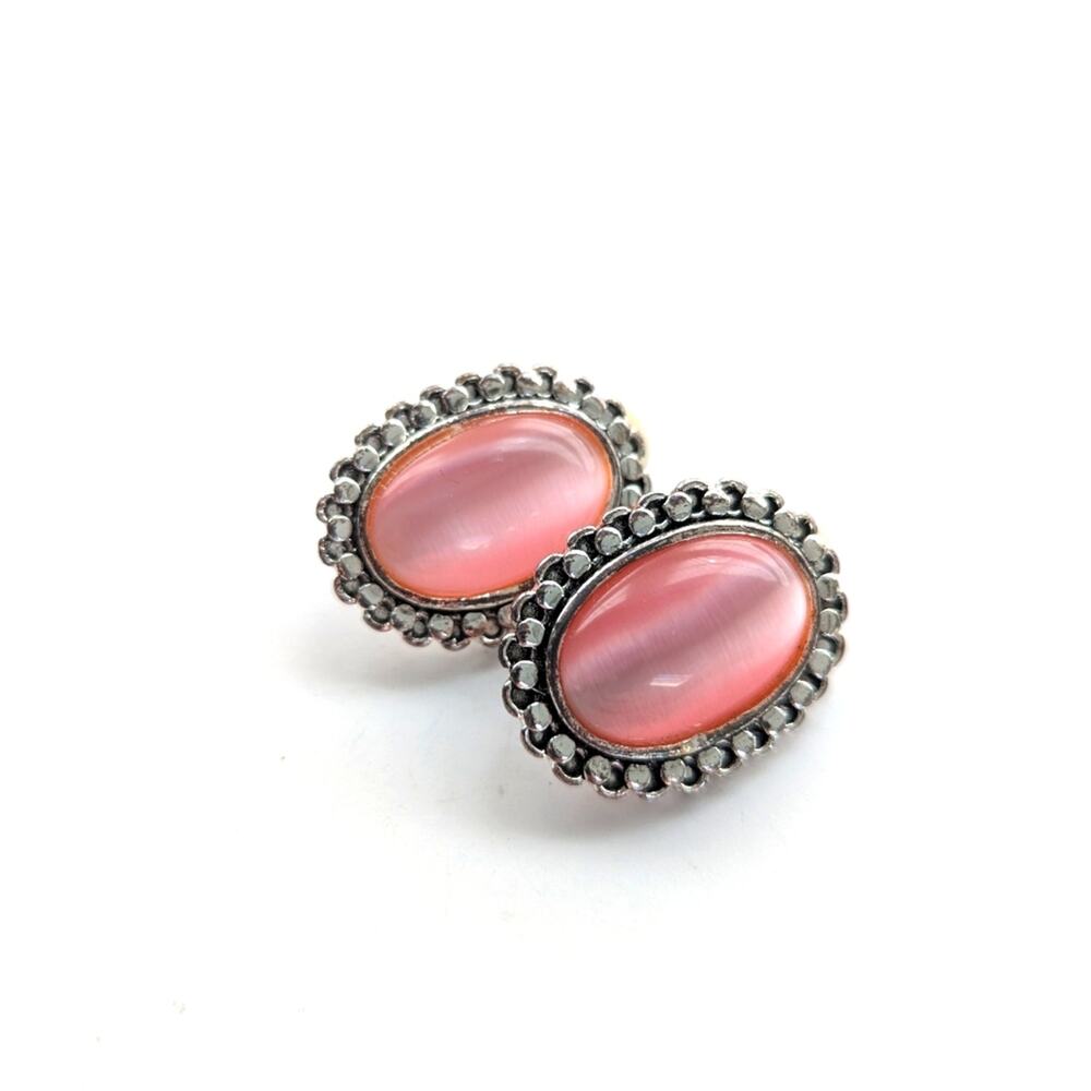 Vintage Estate Silver Tone Pink Catseye Moonglow Cabochon Clip On Earrings